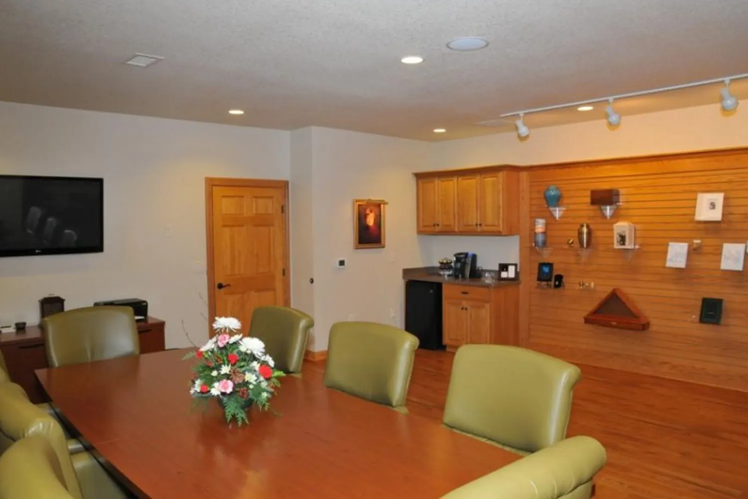Eernisse Funeral Home & Cremation Service, project photo 3