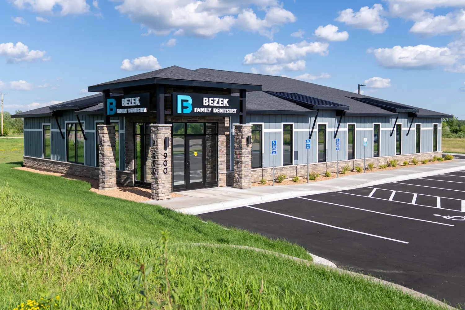 Exterior of the new Bezek Family Dentistry clinic in Sauk Rapids, Minnesota, a 4,200 square foot dental office built by Keystone Design Build