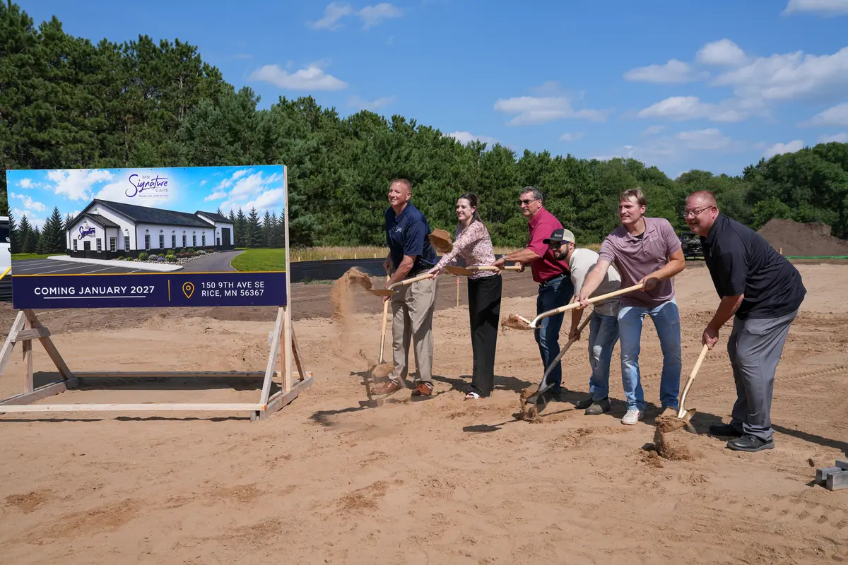 Shovel toss at the MN Signature Care groundbreaking